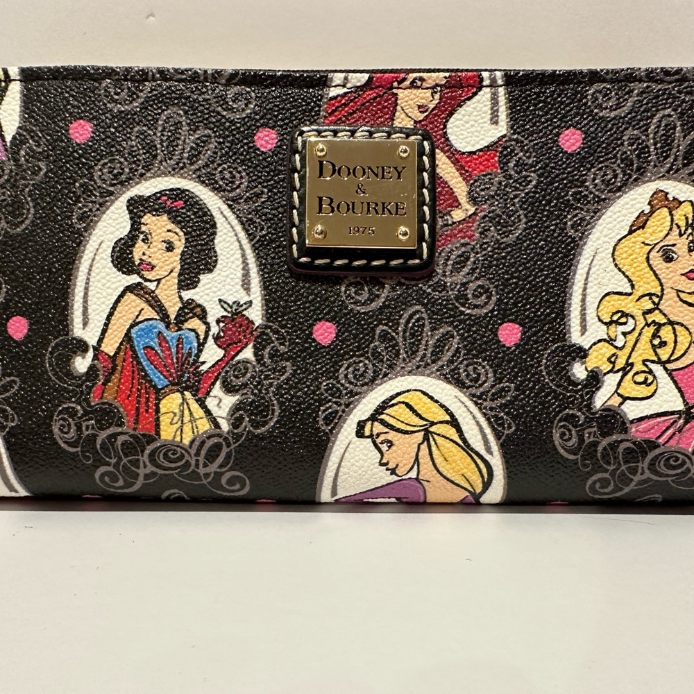 2015 Disney Dooney & Bourke Runway Princess Wallet